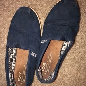 Toms